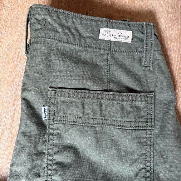 Levi’s 90’s Straight Pant in Ivy Green - Picture 8 of 8